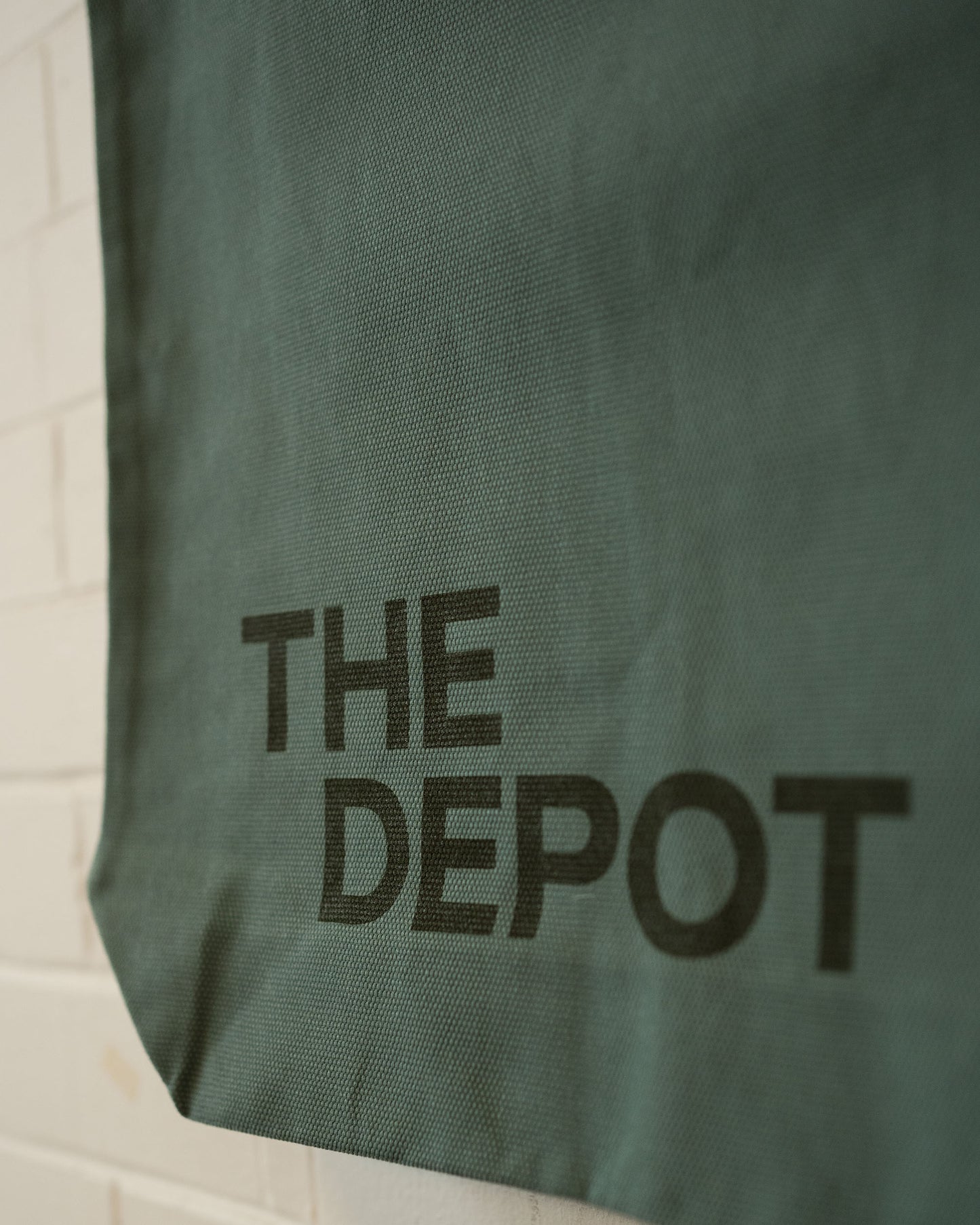 THE LOGO TOTE