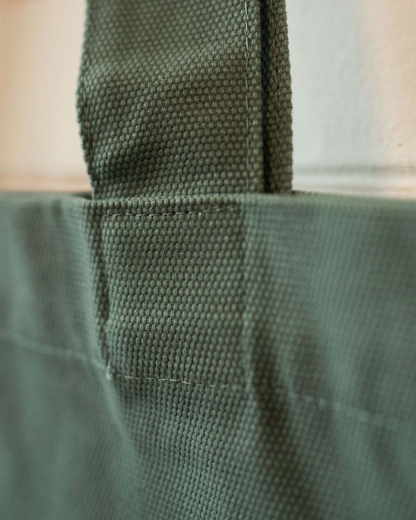 THE LOGO TOTE
