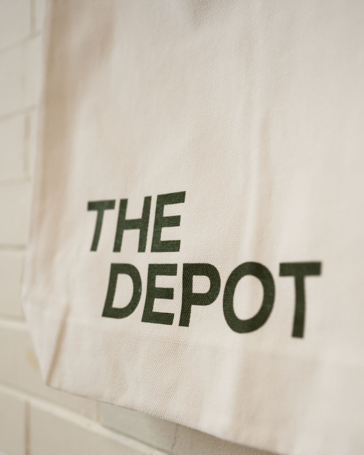 THE LOGO TOTE